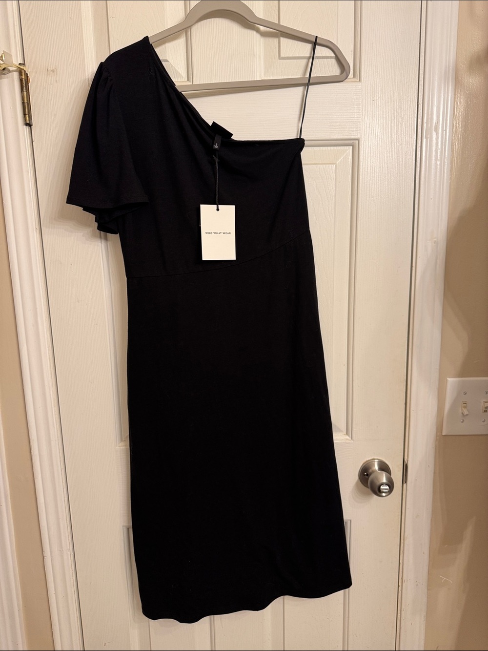 Who What Wear Black One-Shoulder Ruffle-Sleeve Dress
